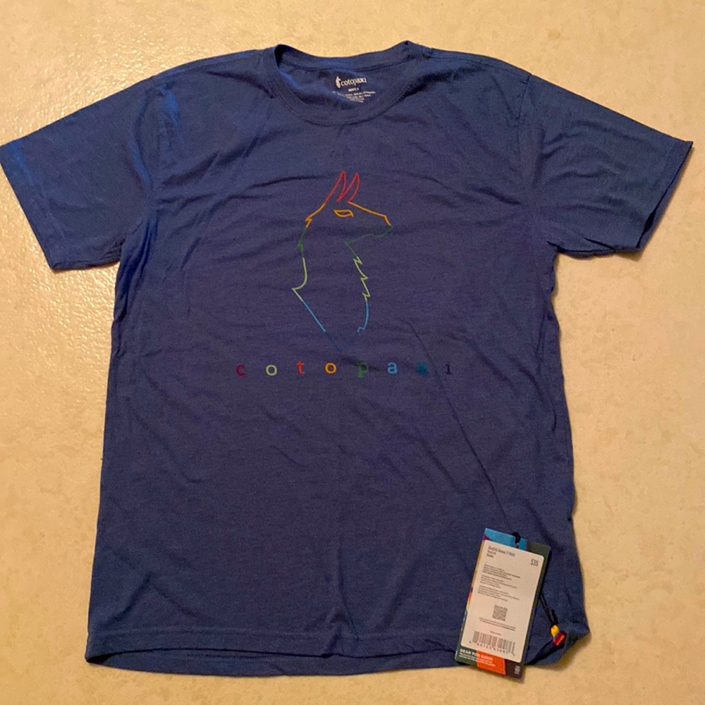 Cotopaxi men’s medium electric llama T-shirt